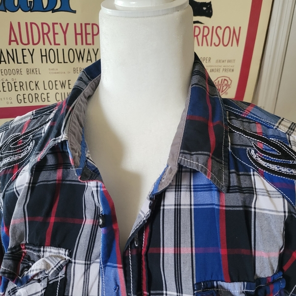 Roar Men's Button Up - Picture 2 of 4